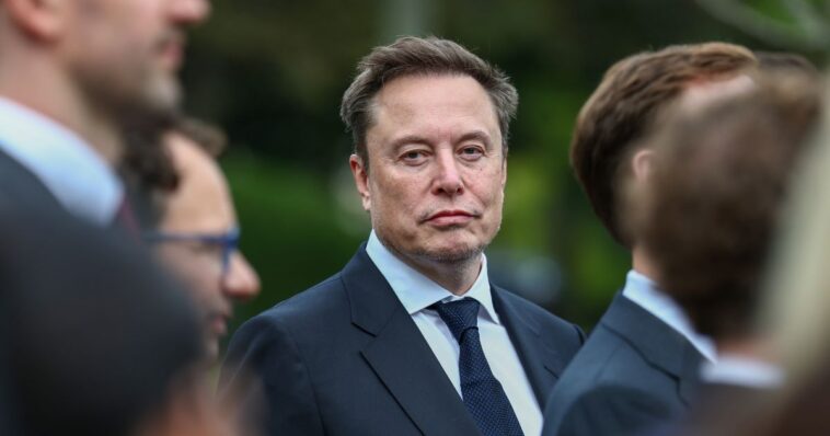 elon-musk’s-starlink-set-to-become-a-‘major-mobile-carrier’-after-unlocking-‘the-last-critical-piece-of-the-spectrum-puzzle’