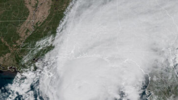 ron-desantis-hurricane-update:-isaias-could-make-landfall-as-‘major’-hurricane-east-of-pensacola