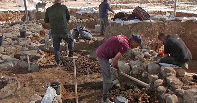 photos-—-jewish-ritual-bath-dating-to-the-time-of-jesus-found-in-israel:-‘illuminating-the-world-of-the-bible’