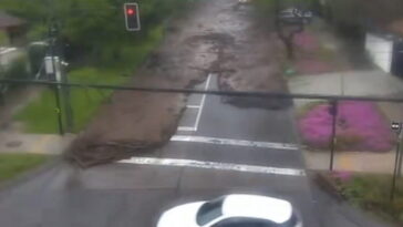 mind-blowing-footage-shows-flash-floods-taking-over-streets-in-chile-after-heavy-rains-(video)