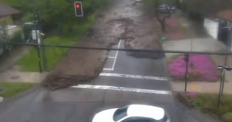 mind-blowing-footage-shows-flash-floods-taking-over-streets-in-chile-after-heavy-rains-(video)