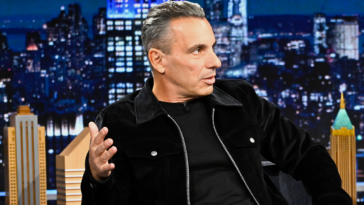 comedians-revolt-against-siriusxm-as-‘middle-class-of-comedy’-fights-corporate-royalty-cuts