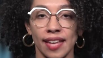 anti-police-commie-democrat-is-shoved-to-ground-after-attacking-nypd-at-anti-ice-protest-–-then-goes-on-cnn-and-plays-victim-like-a-true-communist-(video)