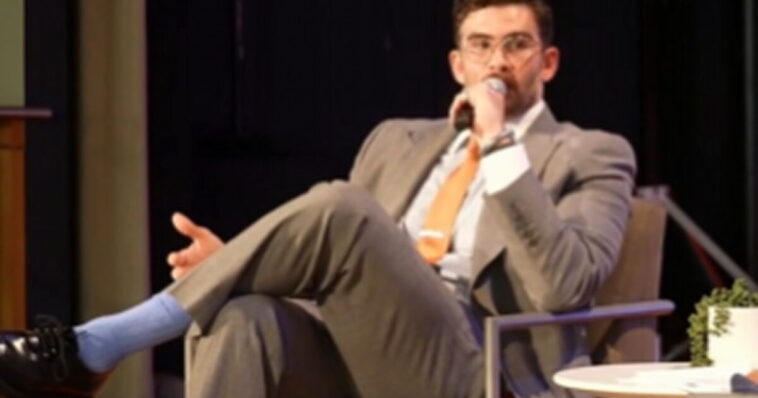 how-curious:-thousands-of-people-signed-up-for-event-featuring-hasan-piker-at-ut-austin-but-only-300-showed-up
