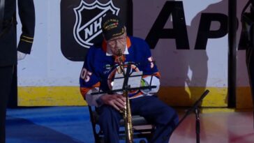 watch:-hockey-crowd-goes-wild-when-wwii-vet,-105,-who-fought-under-patton-performs-nat’l-anthem-on-ice