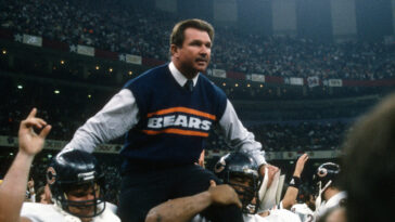 the-vest,-leather-jacket-and-so-much-more:-bears-legend-mike-ditka’s-nfl-legacy