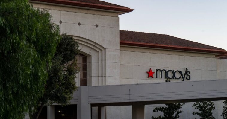 watch:-suspected-thief-falls-through-macy’s-ceiling,-makes-truly-brutal-landing-on-ladder-as-cops-grab,-cuff