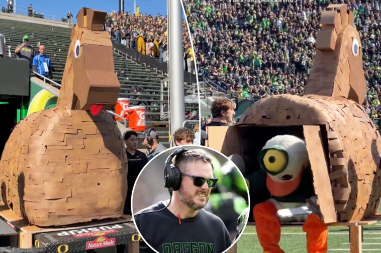 oregon’s-usc-trojan-horse-jab-before-facing-ucla-ages-brutally