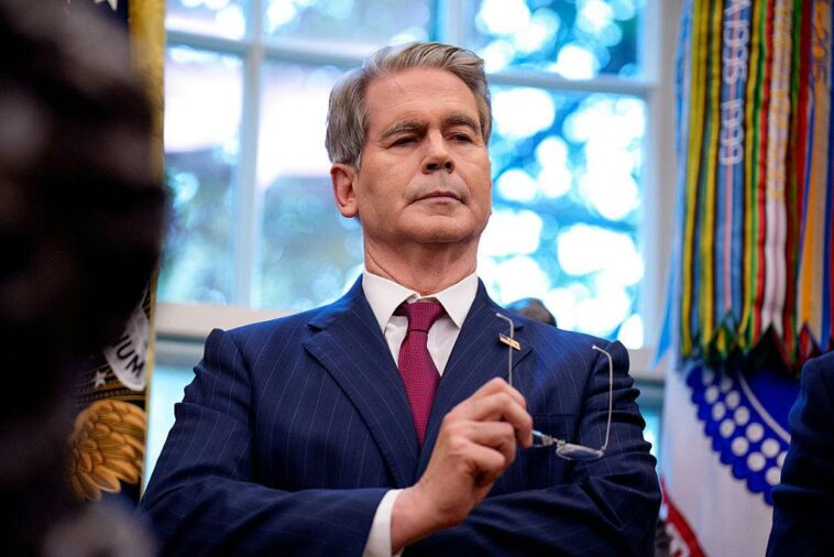 read-it:-scott-bessent-delivers-brutal-takedown-of-elizabeth-warren-—-with-a-holiday-twist