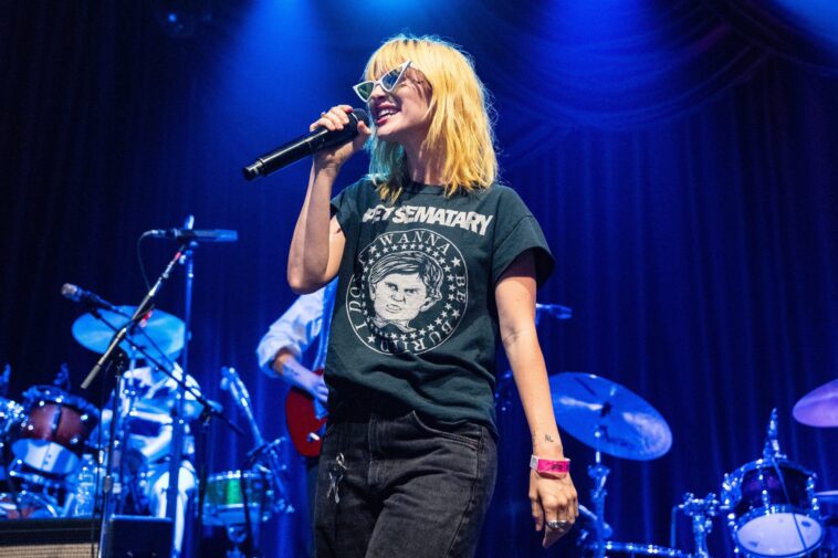 paramore’s-hayley-williams-launches-vulgar-tirade-at-dhs-after-agency-defends-ice-officers