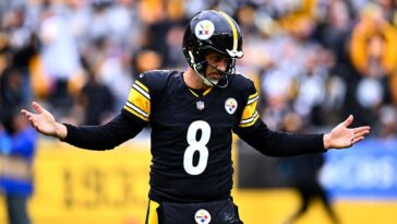 aaron-rodgers-defies-father-time-with-another-three-touchdown-performance-in-steelers’-win