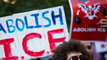 watch:-oregon-leftists-attack-ice-officers-with-bat-while-disrupting-federal-operations