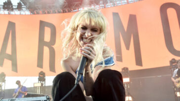 pop-singer-hayley-williams-melts-down:-‘please-f**king-vote,-f**k-these-kkk-maga-pieces-of-s**t’