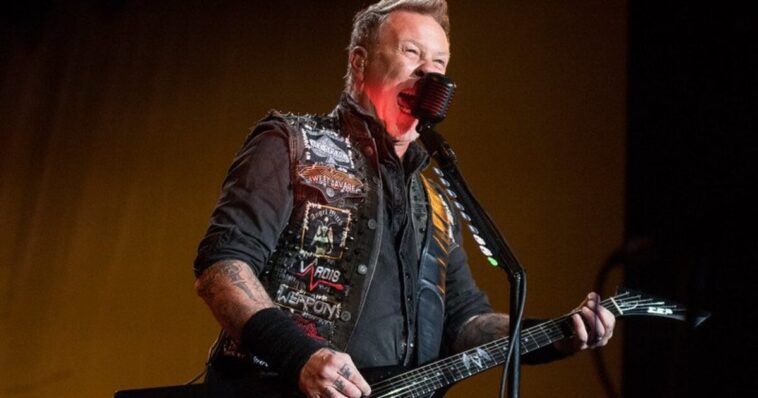 “no-more-political-bulls**t!”-—-metallica-frontman-james-hetfield-blasts-entertainers-who-use-concerts-to-push-their-agendas