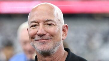 jeff-bezos:-ai-gains-could-let-families-live-on-one-income,-three-day-workweeks