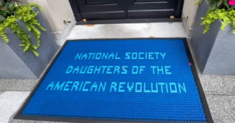 daughters-of-the-american-revolution-boots-texas-chapter-for-objecting-to-allowing-trans-women-to-join