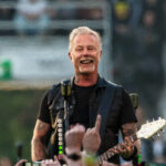 watch:-metallica’s-james-hetfield-tells-audience-we’re-‘not-here,-like-other-entertainers,-to-influence-you-with-their-bulls**t’