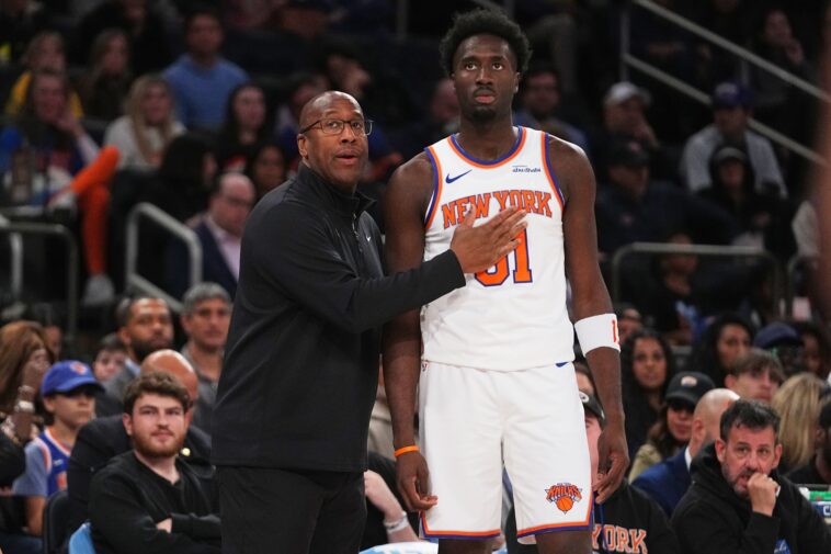 mike-brown-keeping-knicks’-offense-‘real-generic’-to-test-players-in-preseason