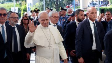pope-leo-xiv-arrives-at-rome’s-gemelli-hospital-ahead-of-lung-surgery