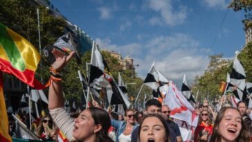 socialist-pedro-sanchez-booed,-called-‘son-of-a-b***h-’-during-spain’s-national-day-parade