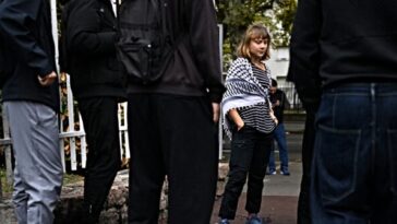 watch:-career-protester-greta-thunberg-rushes-to-join-france-demonstrations