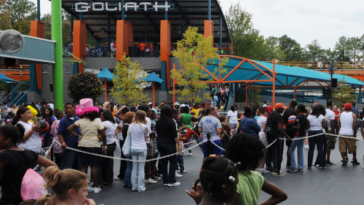 video:-rider-killed-in-fall-from-six-flags-over-georgia-roller-coaster