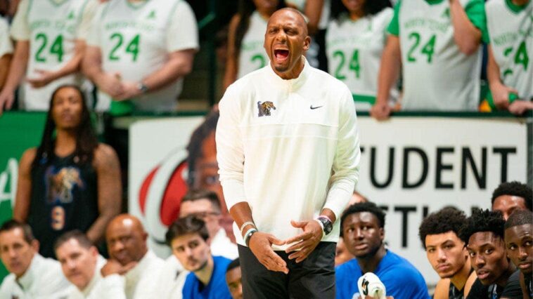 memphis-coach-penny-hardaway-says-he-paid-$2.6-million-of-his-own-money-to-tigers’-revenue-share