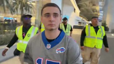 popular-streamer-lacy-removed-from-sofi-stadium-in-tense-scene-at-bills-vs.-rams-game