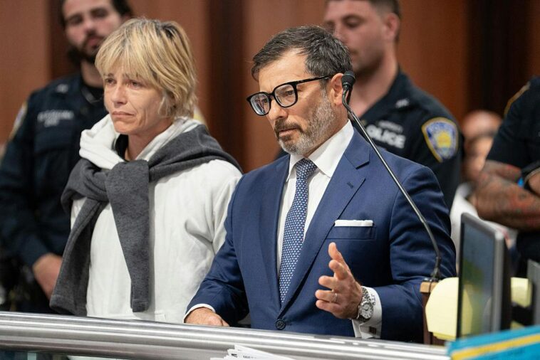 selma-blair’s-defense-team-reveals-what-went-wrong-before-midflight-rampage