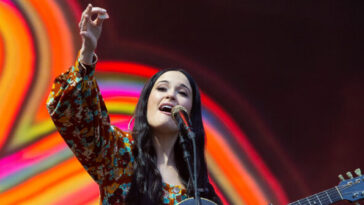 kacey-musgraves-screams-‘f**k’-‘loser’-christopher-columbus-in-onstage-rant:-‘we-hate-you’