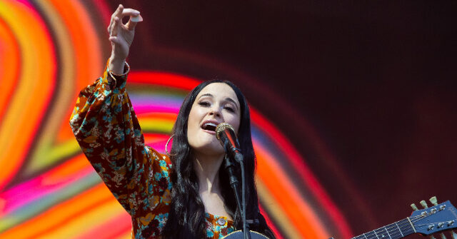 kacey-musgraves-screams-‘f**k’-‘loser’-christopher-columbus-in-onstage-rant:-‘we-hate-you’