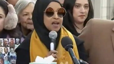 watch:-trump-goes-off-on-ilhan-omar-during-ohio-rally-as-crowd-chants-“deport-her”