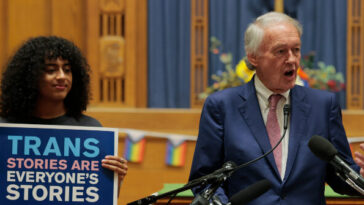 democrat-sen.-ed-markey-criticized-for-post-seeking-‘bipoc,-lgbtq+’-and-‘underrepresented’-interns