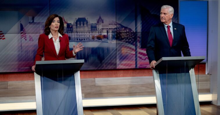 watch:-kathy-hochul-stumbles-in-debate-opening-statement-and-republican-opponent-bruce-blakeman-pounces