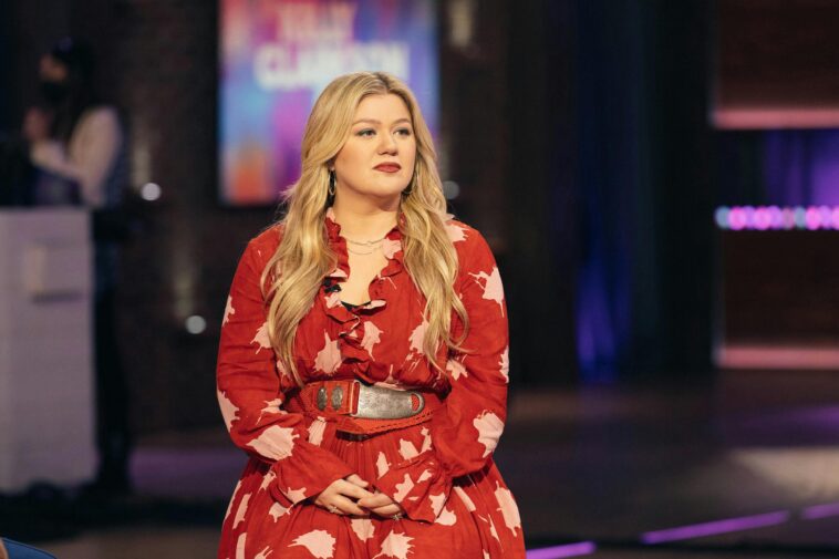 brooklyn-shop-owner:-‘kelly-clarkson-has-put-us-all-in-danger’