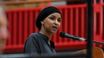 legal-expert-jonathan-turley-says-ilhan-omar-could-be-in-line-for-denaturalization:-‘immigration-laws-are-very-clear’