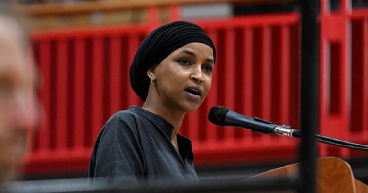 legal-expert-jonathan-turley-says-ilhan-omar-could-be-in-line-for-denaturalization:-‘immigration-laws-are-very-clear’