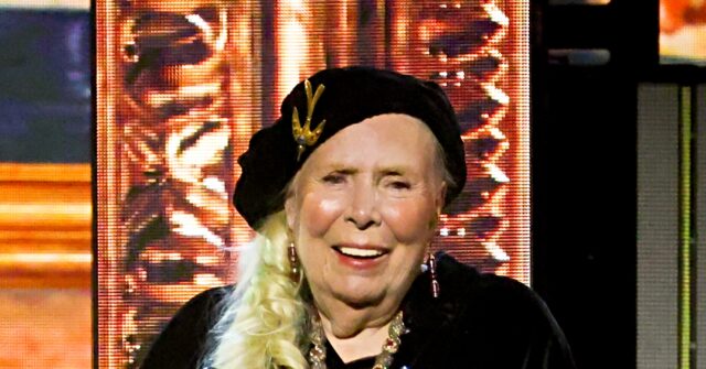 singer-joni-mitchell-becomes-us.-citizen:-‘a-journey-that-began-62-years-ago’