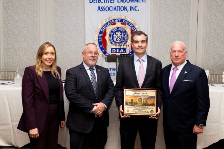 nypd-union-honors-the-post-for-excellence-in-police-reporting-at-awards-breakfast:-‘that’s-our-paper’