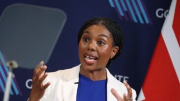 white-house-accuses-tory-leader-badenoch-of-spreading-‘fake-news’-over-farage-air-base-comments