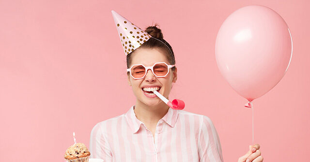 new-york-carvel-customer-collapses-‘wheezing’-after-seeing-‘hilarious’-botched-message-on-birthday-cake