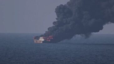 us-military-forces-destroy-iran-affiliated-ship-targeting-us-navy-ships-in-gulf-of-oman-(video)