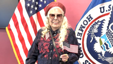 canadian-singer-joni-mitchell-officially-becomes-american-citizen-after-62-year-journey