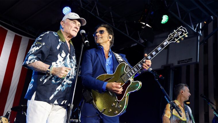 john-stamos-says-beach-boys-legend-mike-love-is-facing-‘serious-health-challenges’