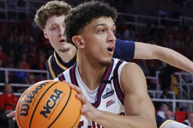 quinn-ellis-praised-by-rick-pitino-for-playing-‘like-a-veteran’-in-st.-john’s-preseason-win