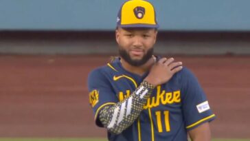 praying-mantis-refuses-to-leave-jackson-chourio-alone-in-hilarious-nlcs-moment