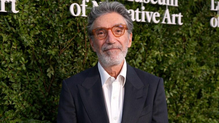 ‘big-bang-theory’-stars-were-‘outraged’-over-request-to-take-pay-cut-for-new-co-stars,-chuck-lorre-claims