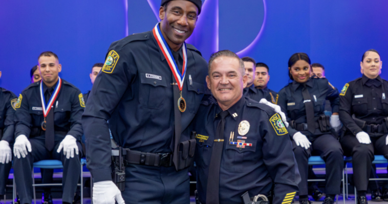 former-knicks-star-trades-basketball-for-badge-graduates-from-florida-police-academy