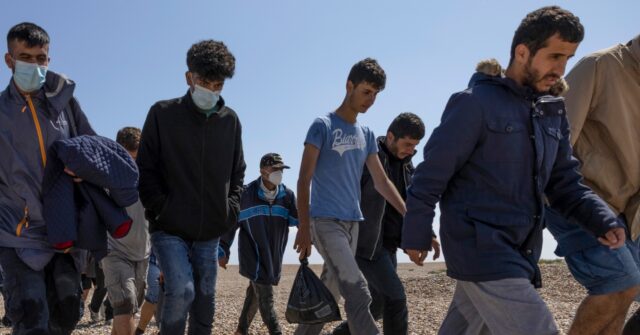 four-out-of-five-new-jobs-taken-by-migrants-in-britain-over-past-decade:-report