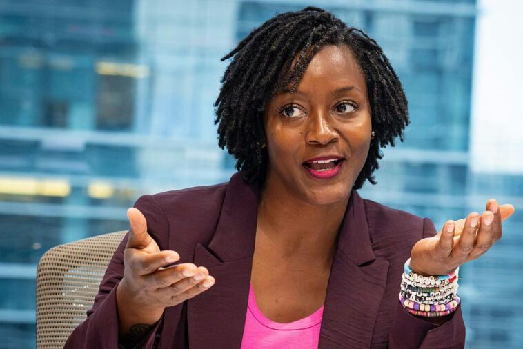 dem-pushes-back-on-claims-she-wants-to-abolish-prisons,-argues-for-jailing-opponent